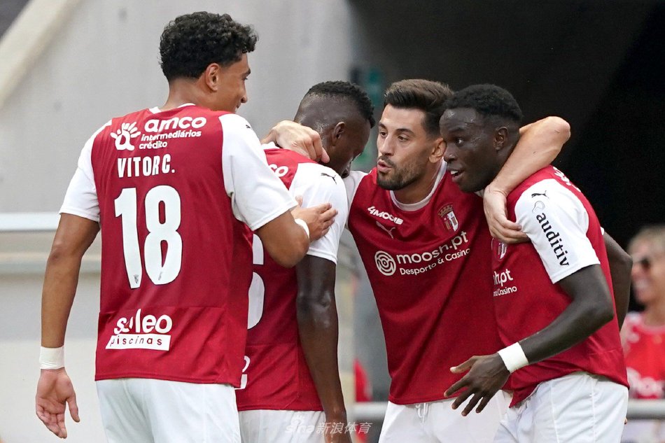 德甲赛场上 德甲赛场上