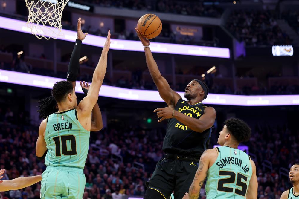 记者：曼联凌晨1点后才抵达，阿莫林早上7点便来到卡灵顿基地